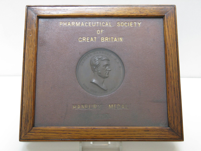 A photograph of the Hanbury Medal.